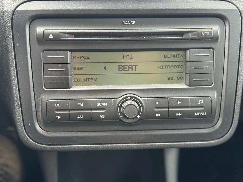 Škoda Fabia (2009) Elegance Edition Combi 1.4 MPI - fotka 16 z 24
