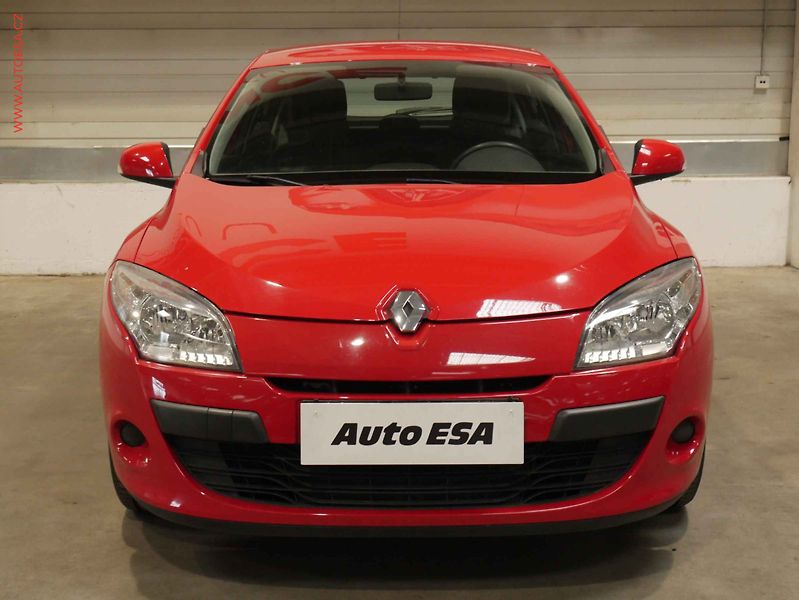 Renault Mégane (2009) 1.6i, 2.maj,ČR, AC, tažné - fotka 2 z 18