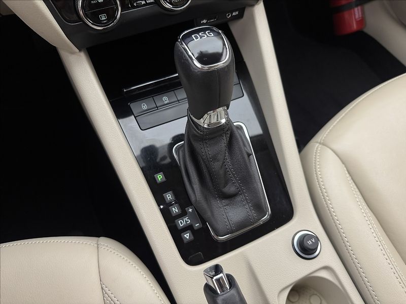 Škoda Octavia 1,4 DSG LED CANTON KŮŽE NAVI - fotka 26 z 44