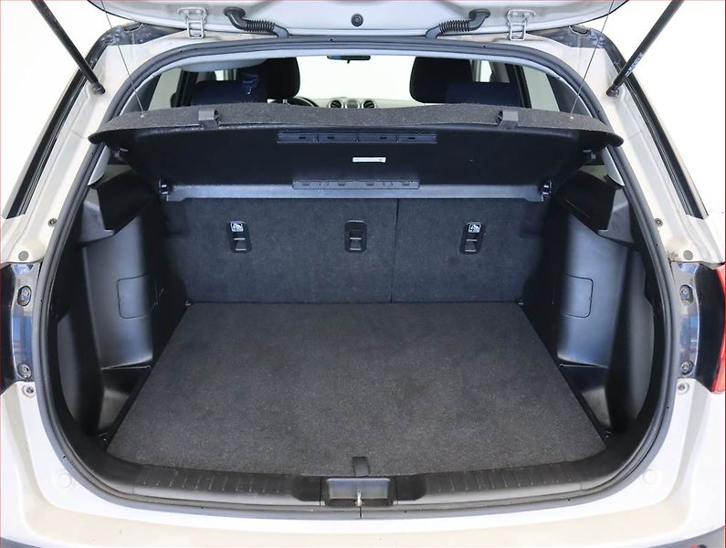 Suzuki Vitara (2015) 1.6 VVT, Tempomat - fotka 14 z 19