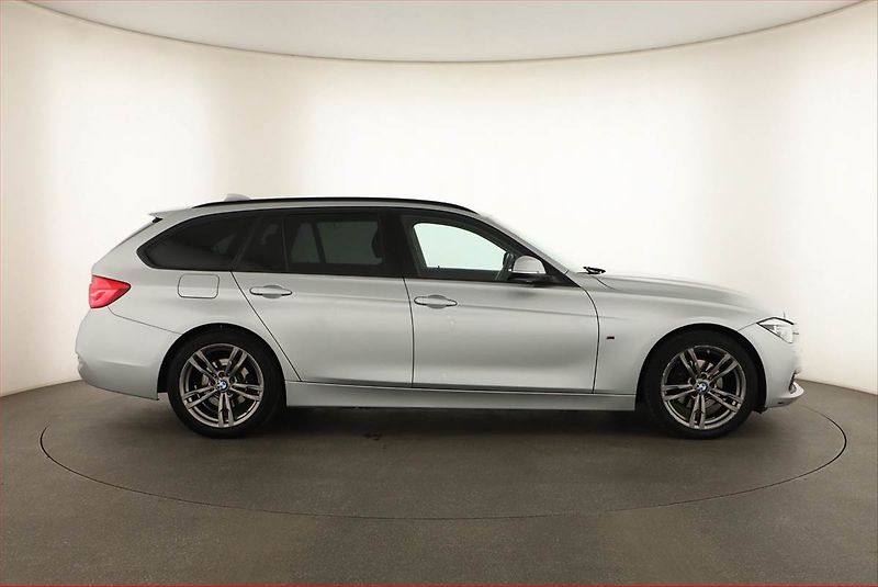 BMW Řada 3 (2017) 318 d, Automat, Tempomat - fotka 6 z 20