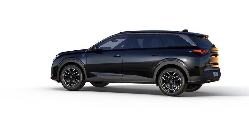 Peugeot 5008 (2026) GT Hybrid 145 e-DCS6 - fotka 3 z 9