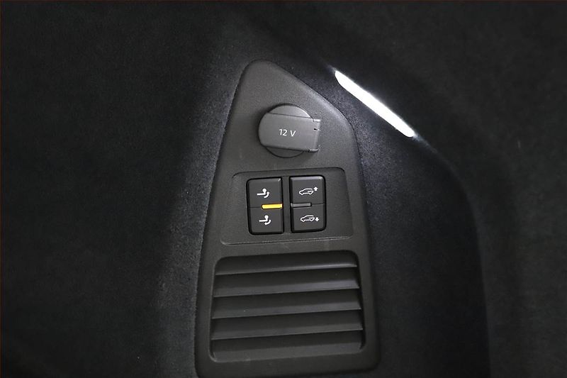Volkswagen Touareg (2018) 3.0 TDI - fotka 28 z 30