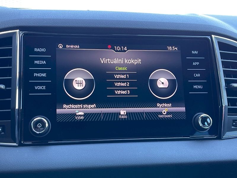 Škoda Karoq (2019) 1.5 TSI 110 kW DSG Style Plus - fotka 21 z 35