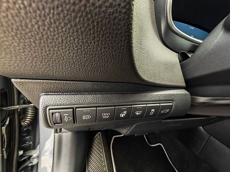 Toyota Corolla 2.0 Hybrid e-CVT Style - fotka 27 z 42