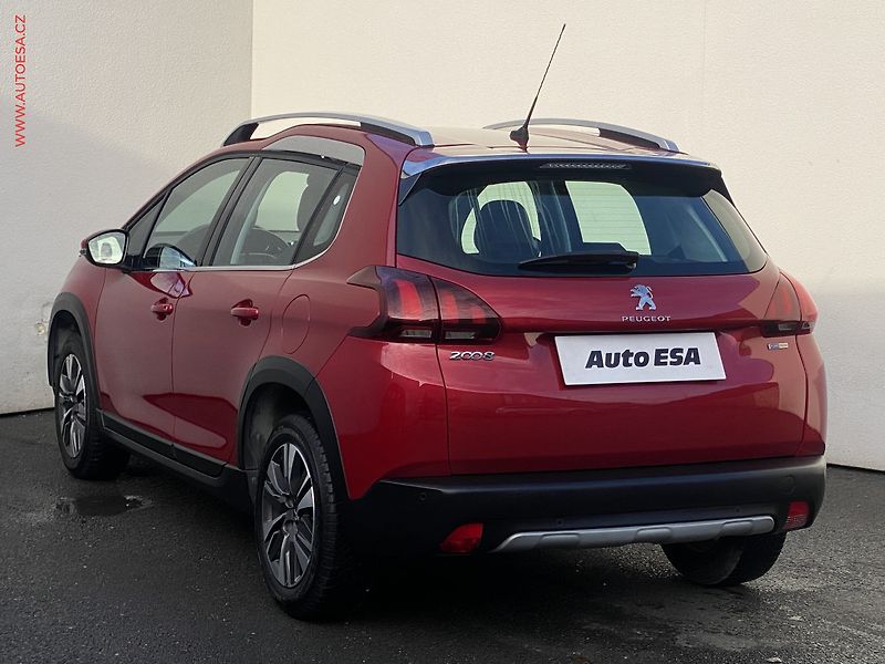 Peugeot 2008 (2016) 1.2PT, Allure, AT, navi - fotka 6 z 18
