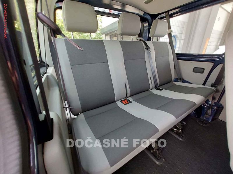 Volkswagen Transporter (2015) 2.0TDi 9míst, 103kW, AC, TZ - fotka 15 z 19