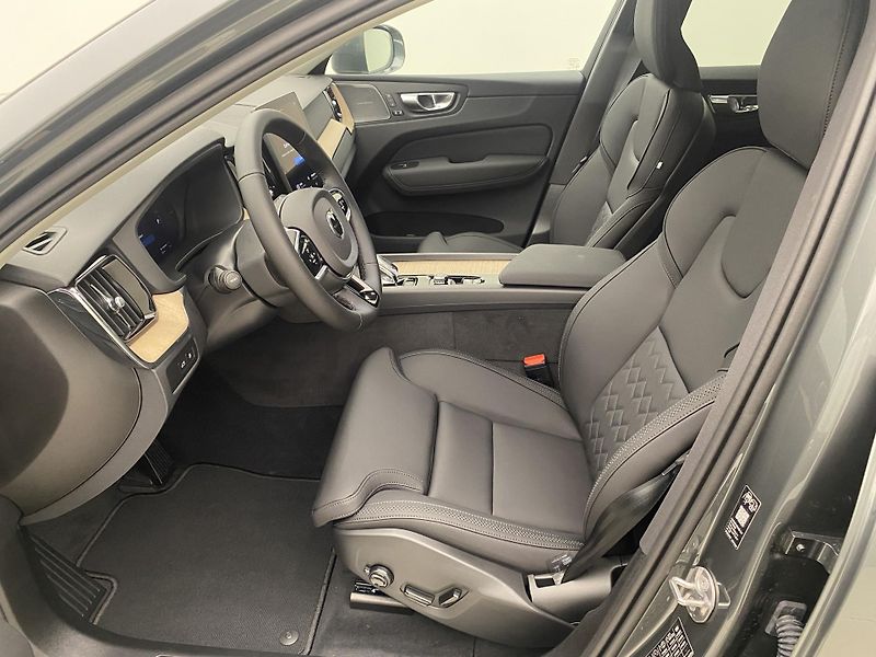 Volvo XC60 (2026) T6 AWD AUT BRIGHT PLUS - fotka 3 z 56