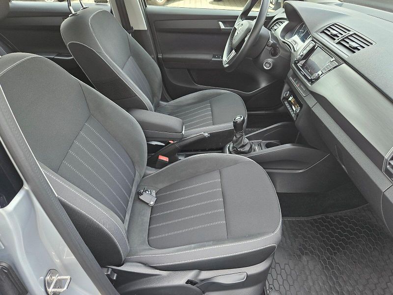 Škoda Fabia (2018) COMBI STYLE 81kW TSI/1.0 M6F - fotka 17 z 25