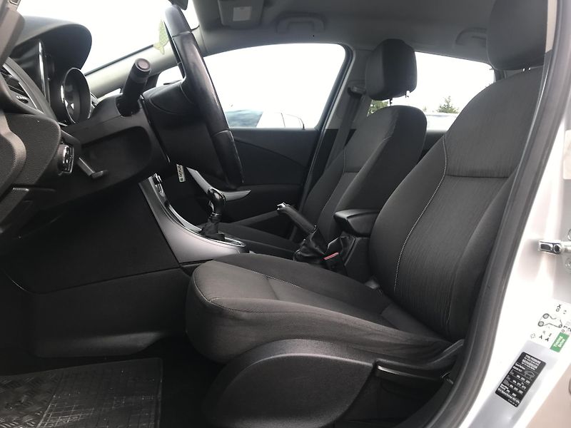 Opel Astra 1.7 CDTI 96 KW,SPORTS TOURER - fotka 9 z 21
