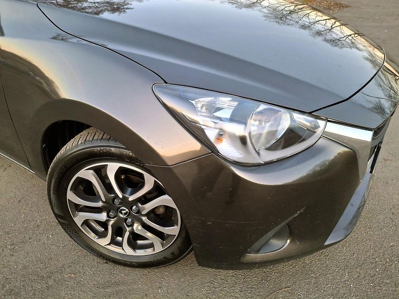 Mazda 2 1.5 benzin Rezervace - fotka 13 z 46