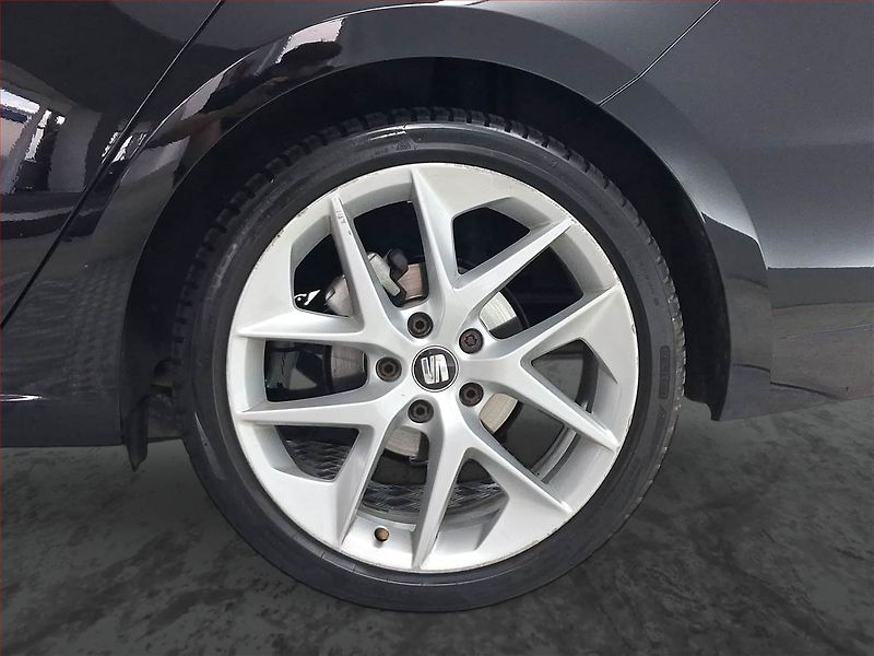 Seat Leon (2016) 2.0 TDI, Automat, Kůže, Navi - fotka 15 z 20