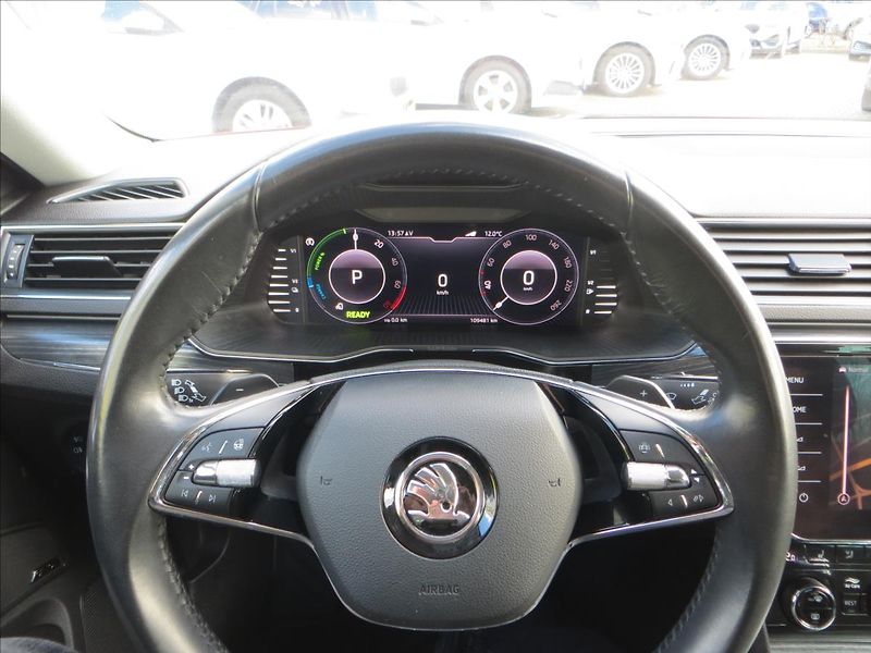 Škoda Superb 1,4 TSI PHEV DSG Style 115kW - fotka 21 z 25