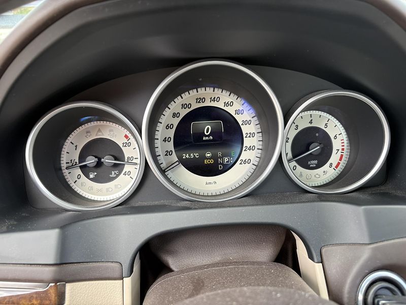 Mercedes-Benz Třídy E (2014) Cupe, 4matic, servisované - fotka 17 z 18