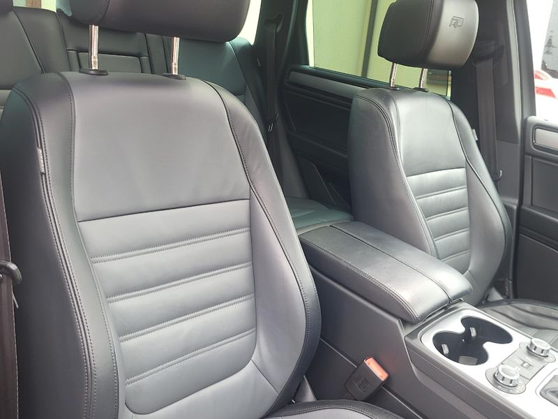 Volkswagen Touareg (2014) 4.2TDi V8 250KW*R-LINE*PANORAM - fotka 49 z 55
