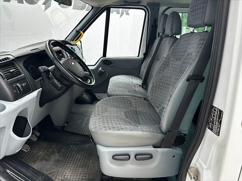 Ford Transit 2.2 TDCi 74kW 9 míst L1H1 - fotka 9 z 36