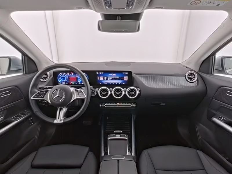 Mercedes-Benz EQA 300 4M Progressive Advanced - fotka 4 z 8