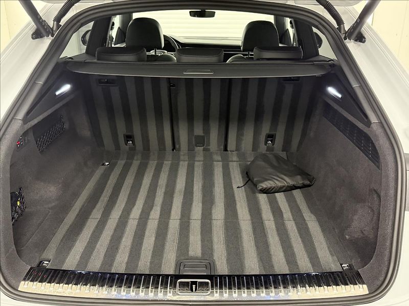 Audi Q8 50 TDI S-LINE 1 MAJ ČR DPH - fotka 19 z 34