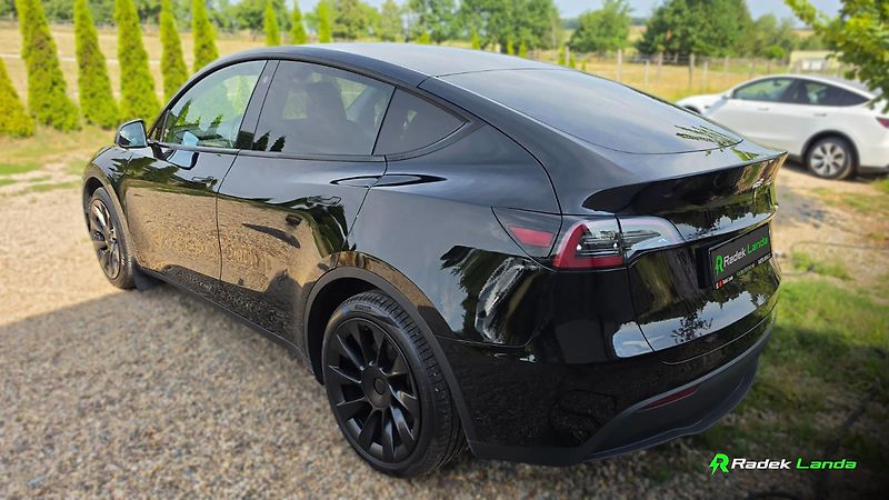 Tesla Model Y (2023) Long Range AWD - fotka 2 z 11
