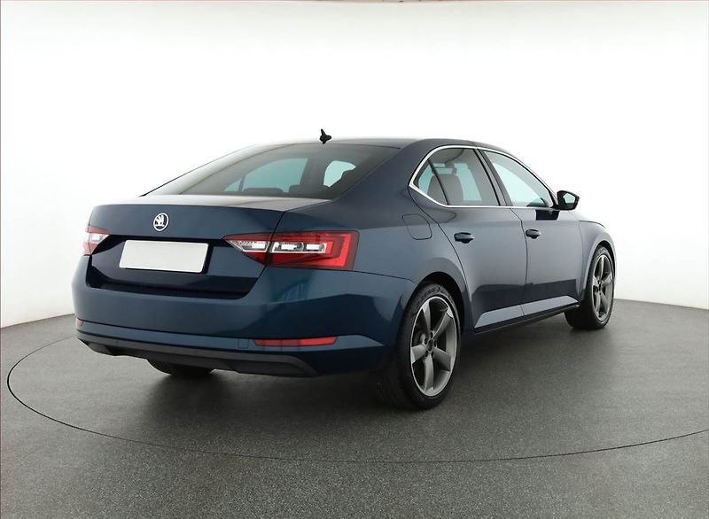 Škoda Superb (2016) Style 2.0 TDI, 4X4, Automat - fotka 5 z 17