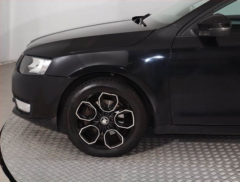 Škoda Octavia (2014) 1.6 TDI, Navi, Tempomat - fotka 15 z 16