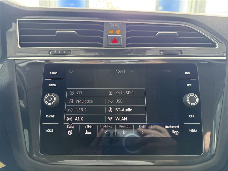Volkswagen Tiguan 1,4   TSI,SERVISKA,1.MAJITEL - fotka 16 z 26