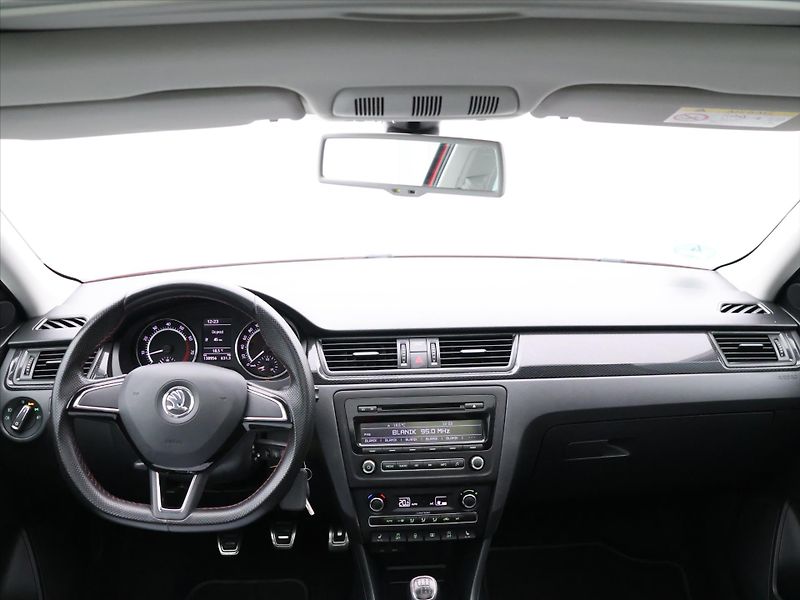 Škoda Rapid 1.2 TSI Monte Carlo Xenon 1Maj - fotka 20 z 28
