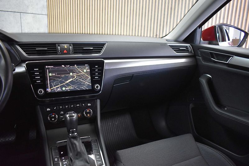 Škoda Superb 2.0 TDI 147kW STYLE*DPH*ČR 1.M - fotka 9 z 44