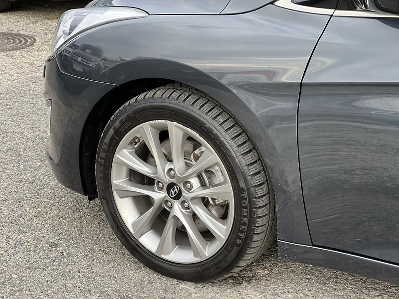 Hyundai i40 1.7CRDi NAVI KAMERA TEMPOMAT - fotka 42 z 46