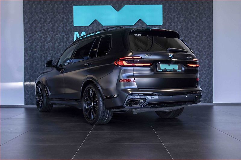 BMW X7 (2024) xDrive40i - fotka 4 z 25