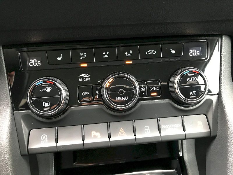 Škoda Karoq (2022) 1.5 TSI / 110 kW / 6MP / STYLE - fotka 10 z 25