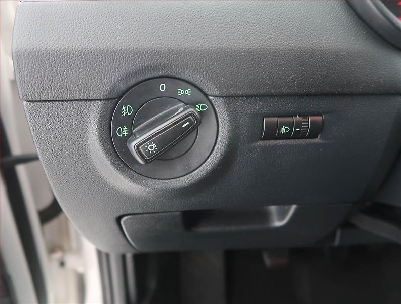 Škoda Octavia (2013) 2.0 TDI, Tempomat - fotka 18 z 18