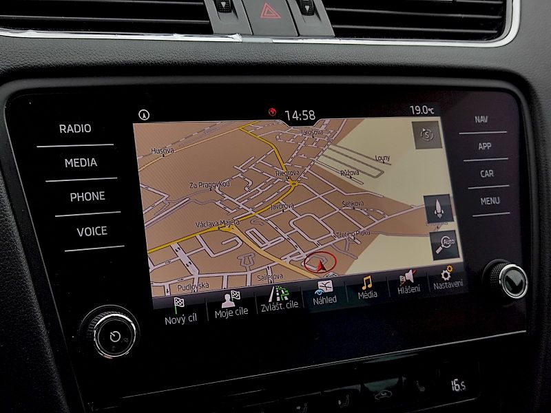 Škoda Octavia (2020) Combi Style Drive+ 2,0 Tdi 110 - fotka 19 z 36