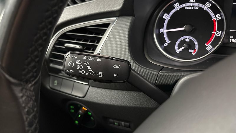 Škoda Fabia 1.0 TSI Ambition Combi - fotka 14 z 24