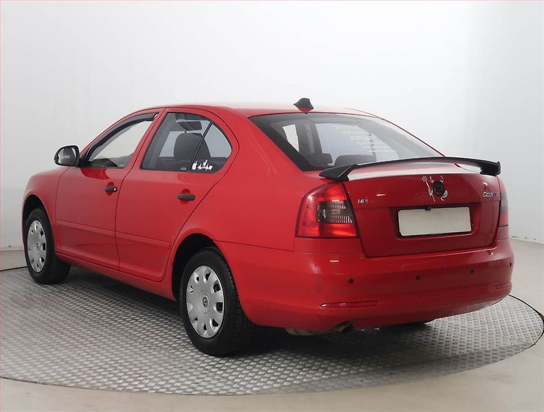 Škoda Octavia (2009) Ambiente 1.6, nová STK - fotka 4 z 15
