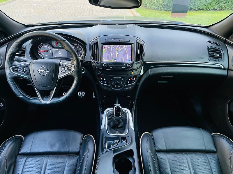 Opel Insignia 2.0CDTi 4x4 MANUÁL KAMERA VÝHŘ - fotka 24 z 49