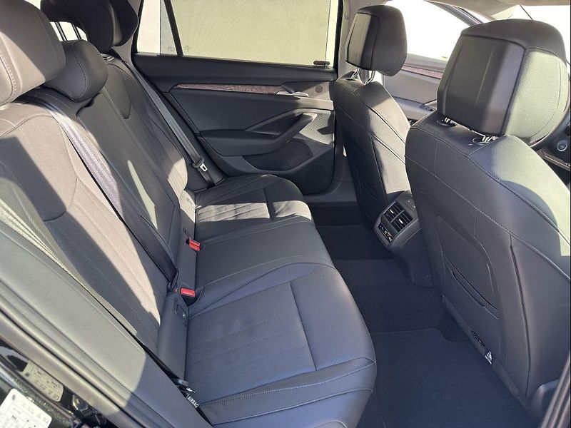 Škoda Superb (2024) Combi L&K iV 1,5 TSI DSG  - fotka 10 z 15