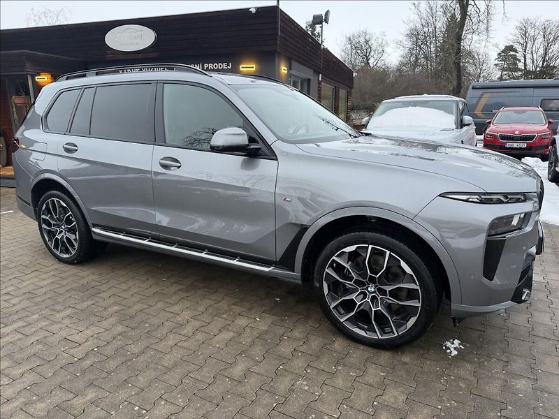 BMW X7 40d Xdrive Msport - fotka 4 z 40