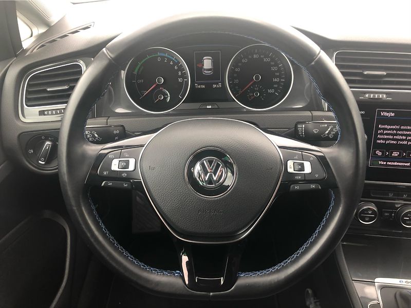 Volkswagen Golf COMFO 100 E1F SoH: 88% - fotka 17 z 29