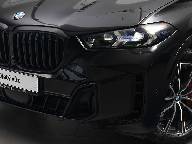 BMW X5 xDrive30d - fotka 7 z 22