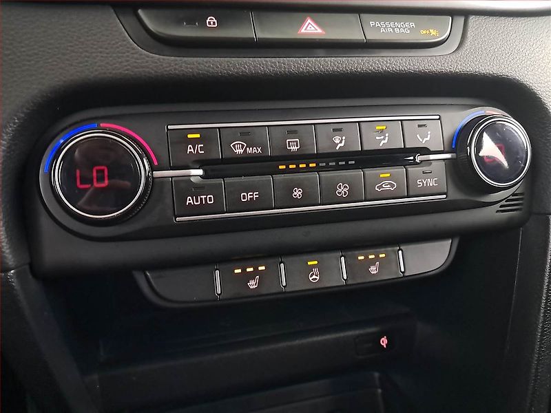Kia Ceed (2022) 1.6 CRDi, Serv.kniha, Navi - fotka 16 z 21