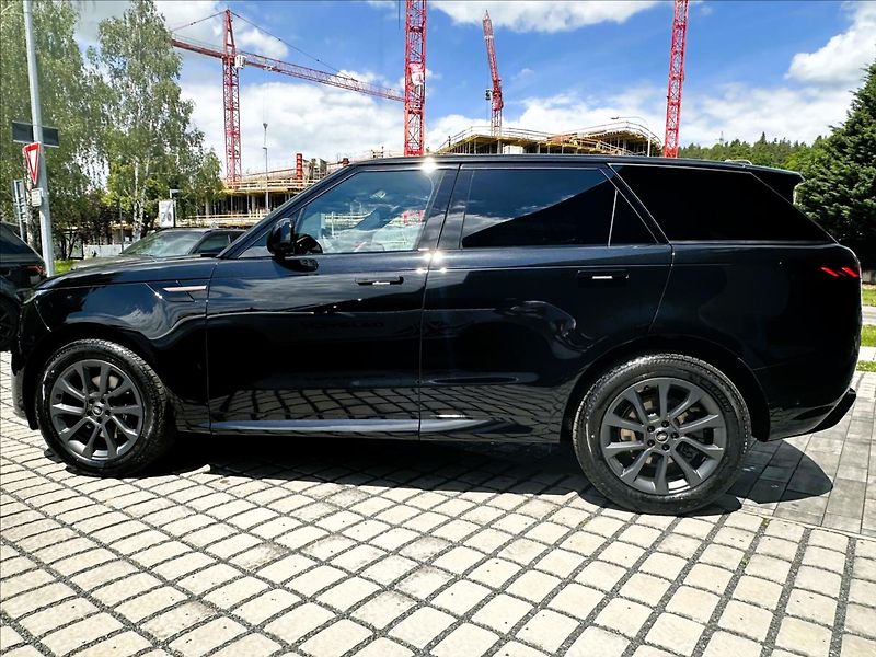 Land Rover Range Rover Sport (2026) 3,0 D250 DYNAMIC SE AWD* - fotka 2 z 25