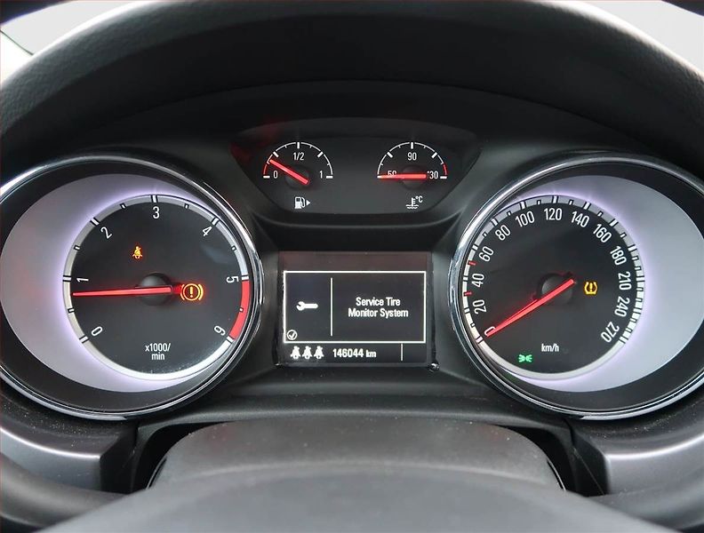 Opel Astra (2016) 1.6 CDTI, ČR,1.maj, Serv.kniha - fotka 11 z 18