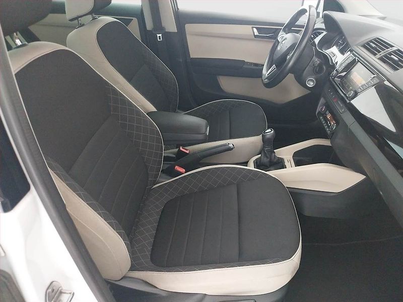 Škoda Fabia (2016) Ambition Plus 1.4 TDI, Navi - fotka 9 z 21