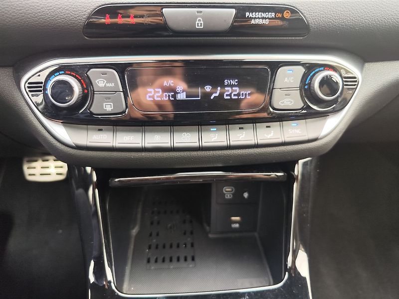 Hyundai i30 1.5 T-GDI/103kW N-Line DCT - fotka 22 z 35