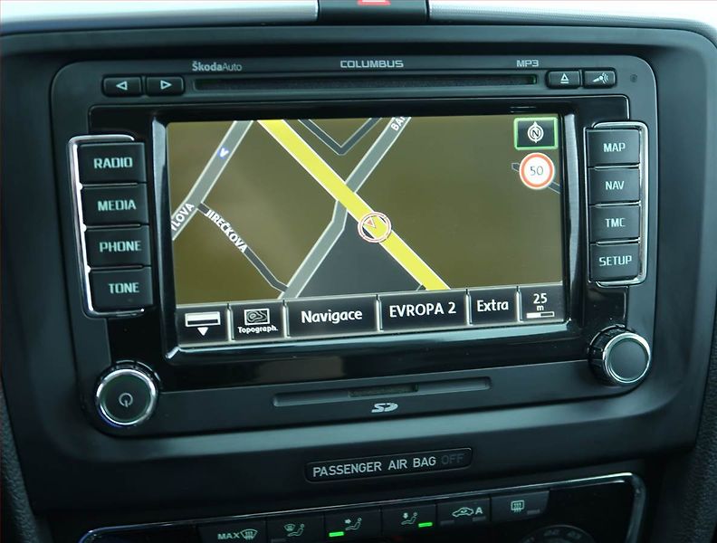 Škoda Superb (2011) 2.0 TDI, Serv.kniha - fotka 16 z 21