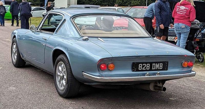 Lotus Europa, sportovní vůz britské automobilky, vznikl přesně podle filozofie šéfa značky Colina Chapmana. Vyráběl se v letech 1966 až 1975.