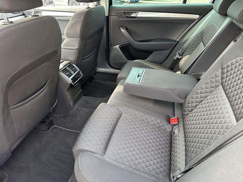 Škoda Superb (2020) Combi 1.4 TSI iV DSG Ambition - fotka 8 z 35