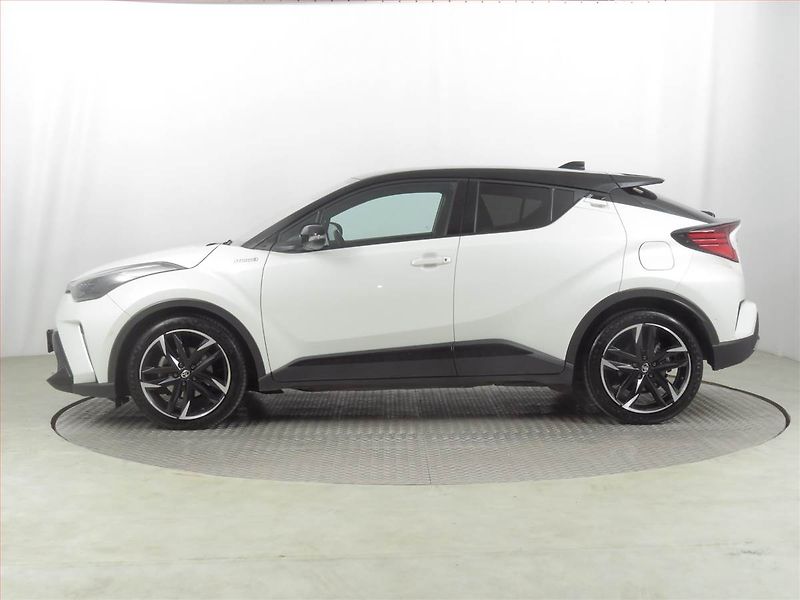 Toyota C-HR (2021) GR Sport 1.8 Hybrid - fotka 3 z 22