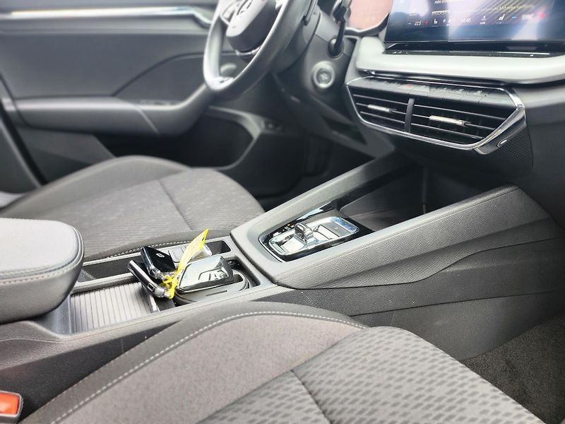 Škoda Octavia Style 2.0 TDI 110kW DSG Combi - fotka 9 z 27